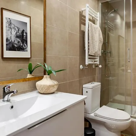 Apartment Natuna - 3 Bedrooms In Eixample Esquerra Barcelona