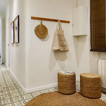 Apartment Natuna - 3 Bedrooms In Eixample Esquerra *