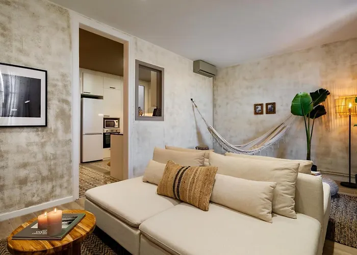 Apartment Natuna - 3 Bedrooms In Eixample Esquerra Barcelona