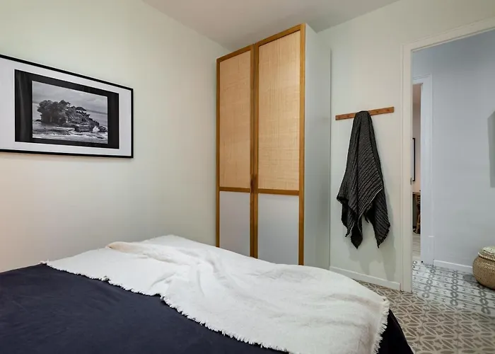 Natuna - 3 Bedrooms In Eixample Esquerra Barcelona